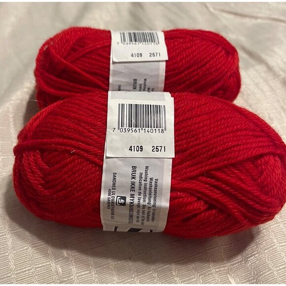 2 Skeins Smart Superwash Norway Wool Yarn 4109 2571 Red 1.76 oz each - Picture 4 of 5
